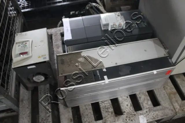 3 UN. INVERSORES DE FREQUÊNCIA SIEMENS MICROMASTER 440/ DANFOSS VLT 6000 / WEG SSW 03 - NO ESTADO