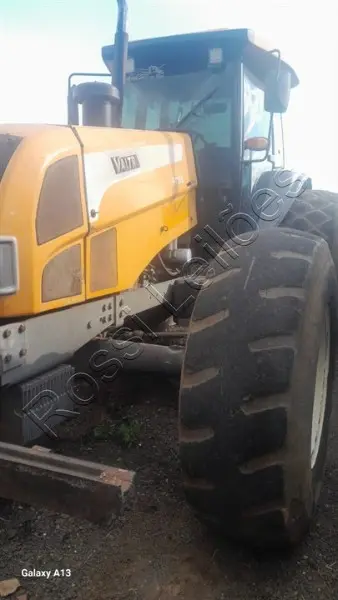 TRATOR VALTRA MOD. BH 180 ANO 2012 - 9.000 HRS. - CABINADO - FUNCIONANDO NO ESTADO