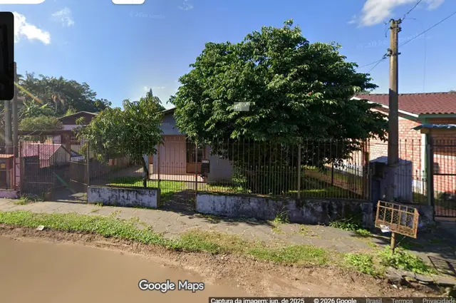 CASA COM TERRENO (MONTENEGRO/RS)
