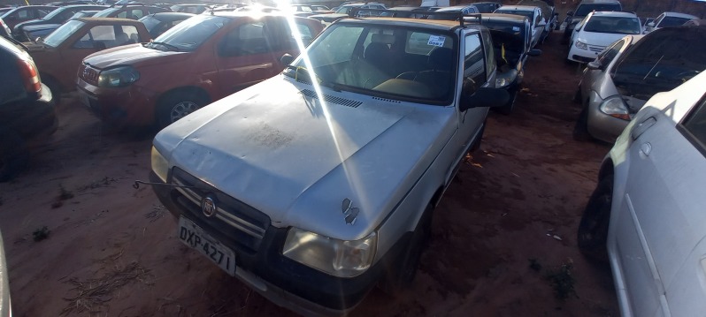 SUCATA APROVEITÁVEL COM MOTOR INSERVÍVEL
