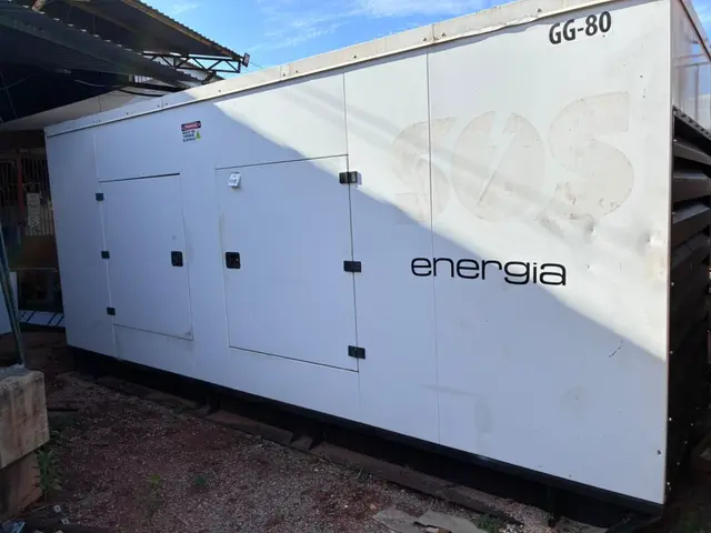 01 GERADOR CABINADO