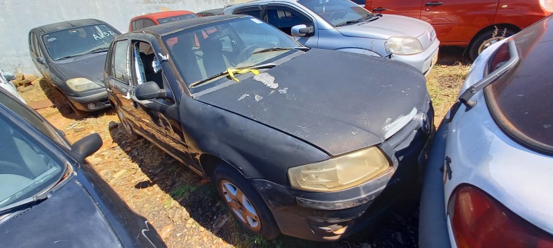 SUCATA APROVEITÁVEL COM MOTOR INSERVÍVEL