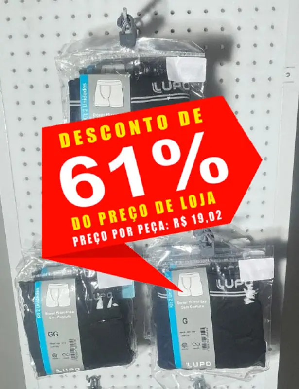 Lote composto por aproximadamente 37 peças de roupas diversas.