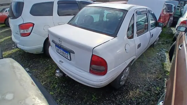 AUTOMOVEL GM/CORSA CLASSIC Ano: 2004/2004