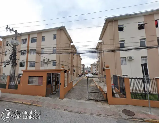 Apartamento nº 12, bloco 13, no Conjunto Habitacional Gerôncio Thives, em São José/SC