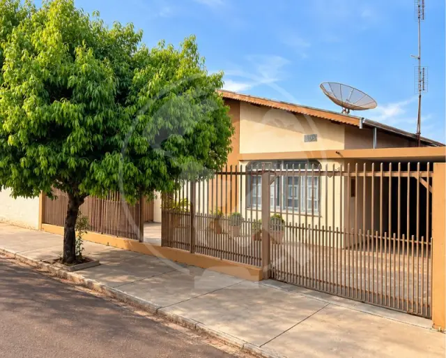 Casa - Com terreno de 336 m²