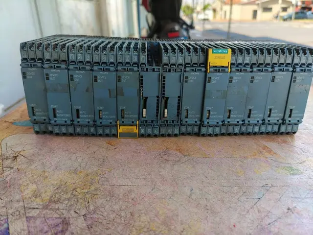 Lote com: 13 peças de relé Siemens 3SK1111-1AB30