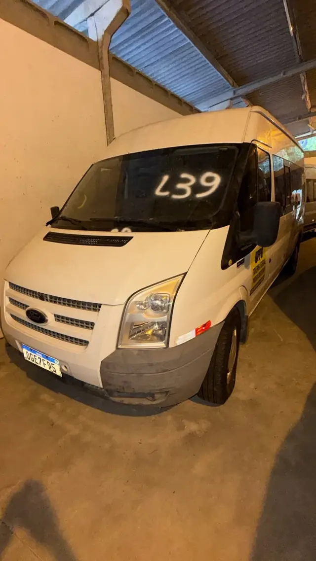 FORD/ TRANSIT 350L BUS – ANO/MODELO 2013/2013 – PLACA: OGC7F95 – RENAVAM: 599676132 – COMBUSTÍVEL: DIESEL – COR: BRANCA