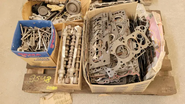 CABEÇOTE FIAT 1.4, DEZENOVE EIXOS DE COMANDO, VALVULAS DIVERSAS, JUNTAS DIVERSAS E MAIS - NO ESTADO QUE SE ENCONTRA