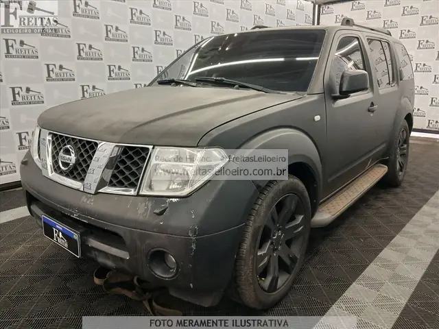 I/NISSAN PATHFINDER LE40