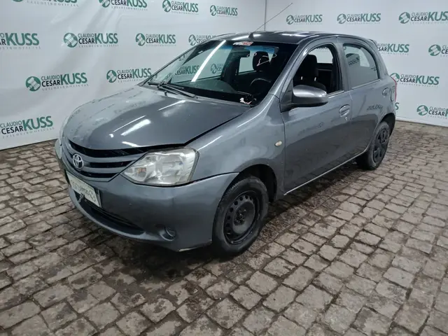 TOYOTA/ETIOS HB X