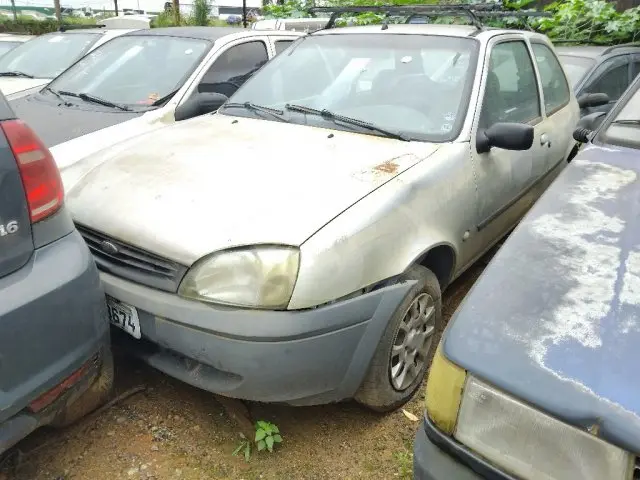 FORD/FIESTA GL, 01/01