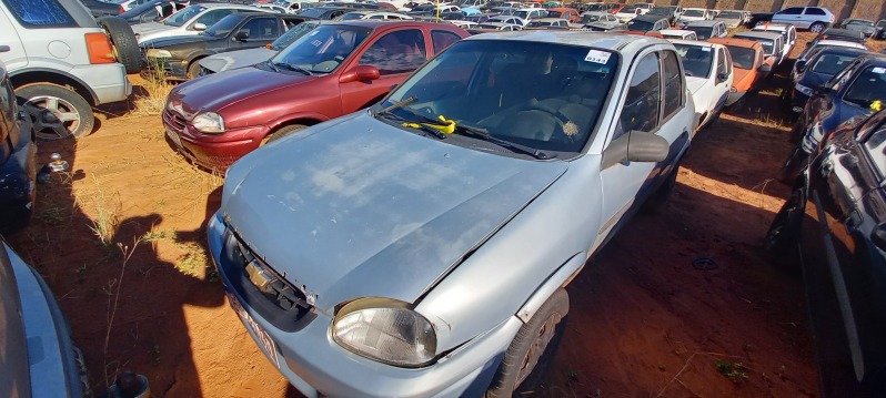 SUCATA APROVEITÁVEL COM MOTOR INSERVÍVEL