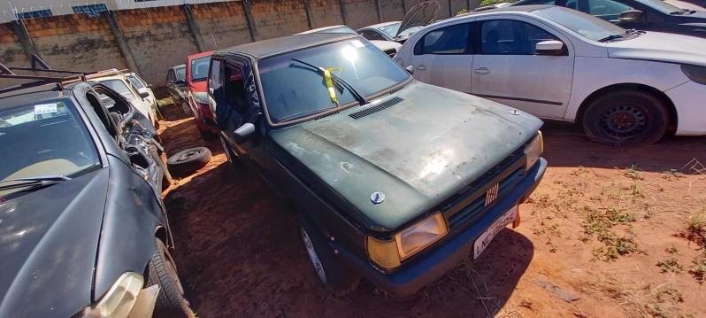 SUCATA APROVEITÁVEL COM MOTOR INSERVÍVEL