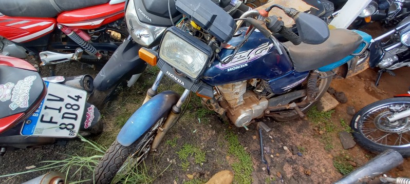 SUCATA APROVEITÁVEL COM MOTOR INSERVÍVEL