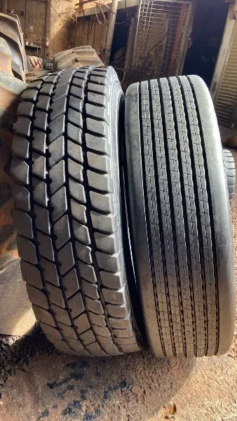 Lote com: 02 PNEUS AGRICOLA 385/95R25