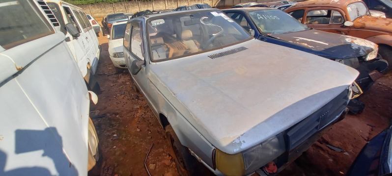 SUCATA APROVEITÁVEL COM MOTOR INSERVÍVEL