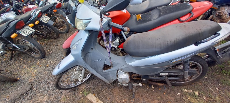 SUCATA APROVEITÁVEL COM MOTOR INSERVÍVEL