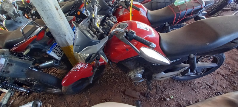 SUCATA APROVEITÁVEL COM MOTOR INSERVÍVEL
