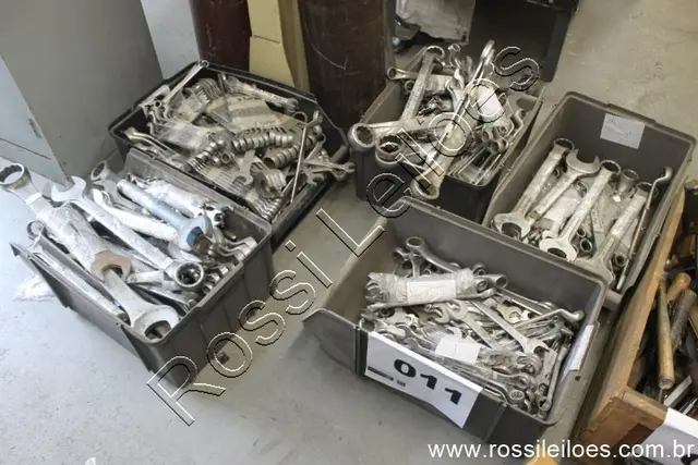CHAVES FIXAS COMBINADAS DIVERSAS APROX, 350 PÇS NO ESTADO EM QUE SE ENCONTRA