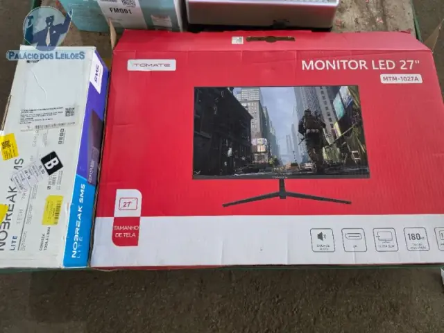 01 monitor LED Tomate MTM 1027A, 27 polegadas, com base, fonte e cabos.
