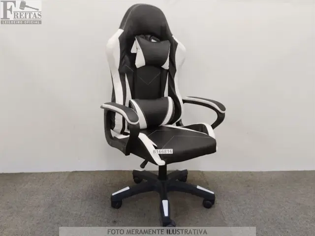 LOTE COM 01 CADEIRA GAMER BLACK/WHITE GIRATÓRIA COURO SINTÉTICO APOIO DE BRAÇOS RODAS EM NYLON