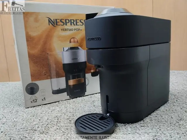 LOTE COM 01 CAFETEIRA NESPRESSO VERTUO POP+ (DELUX) 1650W GDV6-BR-MB-NE BLACK 127V 60HZ