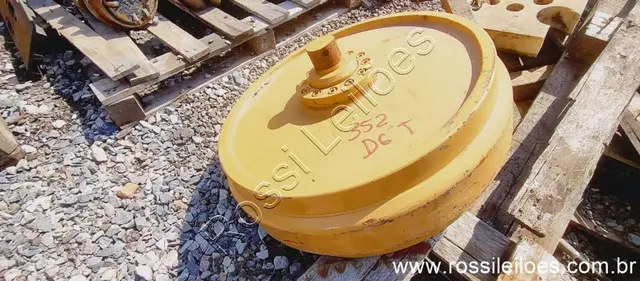RODA GUIA CATERPILLAR D6M