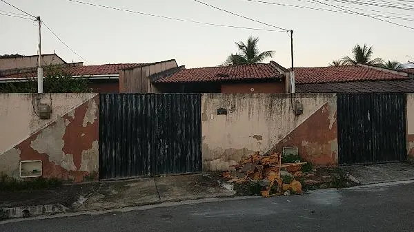 Casa - Área privativa: 80,58 m², Com 2 qt(s) - Localizado(a): RUA LUIZ GONZAGA, N. 55, QD A LT 08 - ITAITINGA/CE - CEP: 61880756