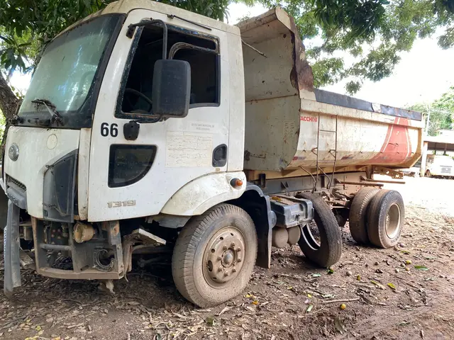 CAMINHAO FORD/CARGO 1319