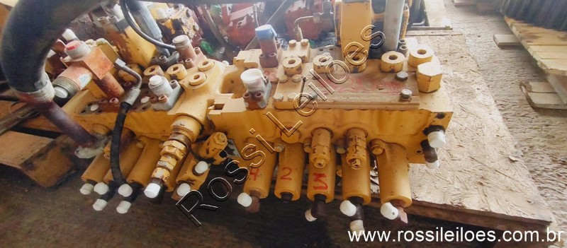 COMANDO HIDRÁULICO CATERPILLAR 320 D