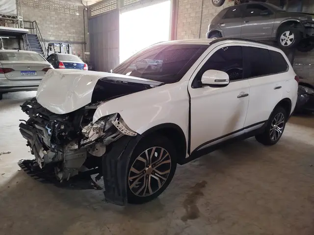 MMC OUTLANDER 2.2 D / ANO FAB/MOD: 2015/2016