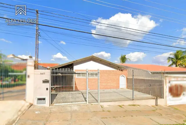 Casa à Venda