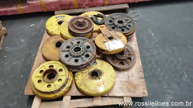 16 un. de Carcaças (Roldanas) Moitão 16 ton; 01 un. de Peça de talha de Corrente Elétrica 1 ton 5m;…