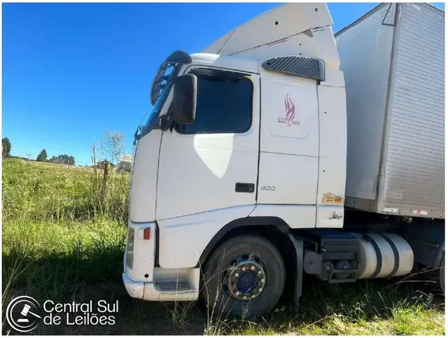 Caminhão Trator/Cavalo mecânico Volvo FH 400 4X2T, ano/modelo 2008, placa MFI-0124