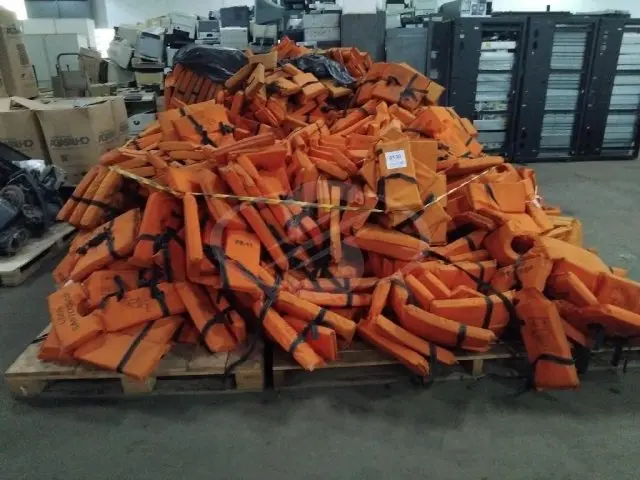APROXIMADAMENTE 520 COLETES SALVA VIDAS