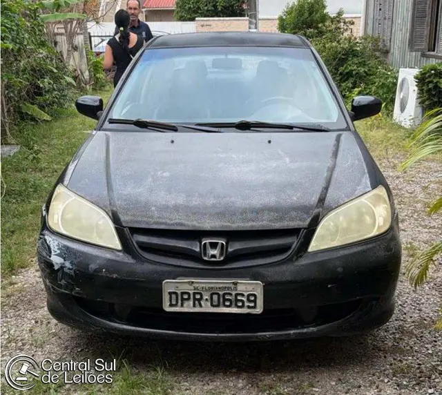 Automóvel Honda/Civic LX, ano/modelo 2005, placa DPR0669
