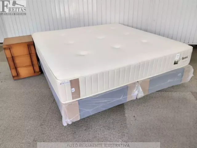 LOTE COM CAMA BOX KING