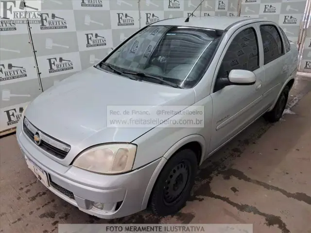GM/CORSA SEDAN PREMIUM