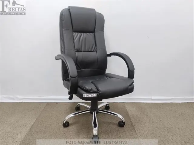 LOTE COM 01 CADEIRA EXECUTIVA DIRETOR CORINO PRETA GIRATÓRIA BASE CROMADA APOIO BRAÇO FIXO AJUSTE…