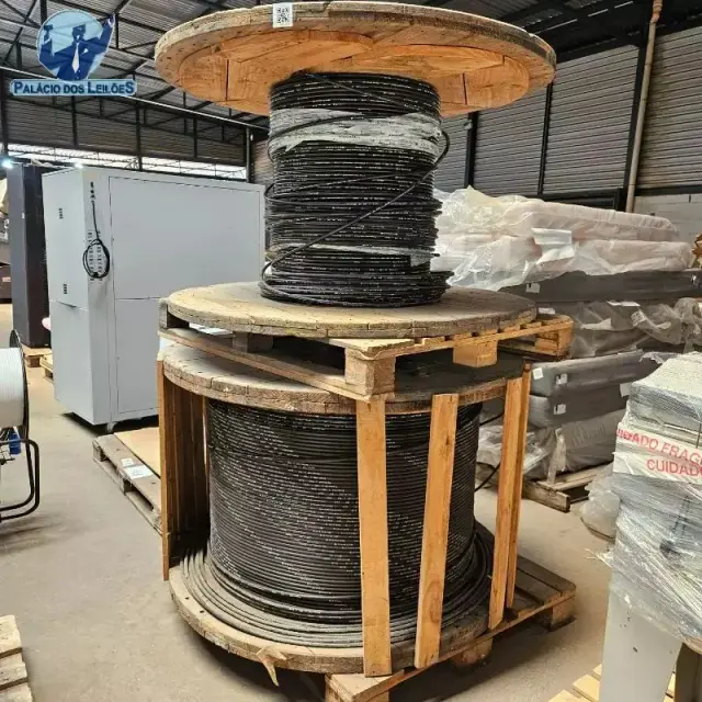 2 BOBINAS CABO DE FIBRA ÓPTICA PRYSMIAN DRAKA CFOA MM50/125 APEII G SENDO UMA FECHADA (APROXIMADAMENTE 2000MTS) E OUTRA ABERTA (SEM METRAGEM ESPECíFICA)