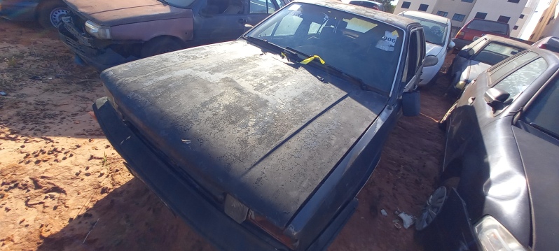 SUCATA APROVEITÁVEL COM MOTOR INSERVÍVEL