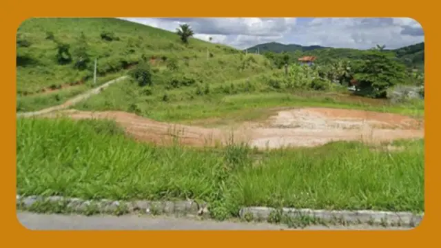 ÁREA DENOMINADA C-1, CONSTITUÍDA POR UM TERRENO SEM EDIFICAÇÕES, ÀS MARGENS DA RODOVIA BR-232, KM 29, ZONA RURAL, MORENO/PE. COM ÁREA DE 30.034,172M². __