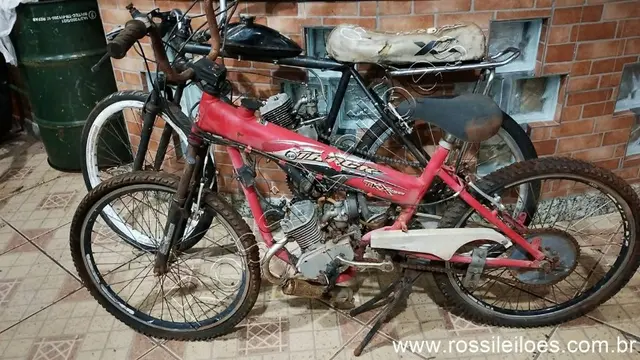 Lote contendo 01 Ciclomotor e 01 bicicleta, c/ motores a gasolina, (B09)