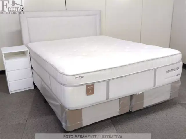 LOTE COM CAMA BOX QUEEN