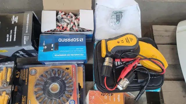 LOCALIZADOR DETECTOR DE DISJUNTOR E CIRCUITO ELÉTRICO 220V | 4 UN- SERRA COPO WIDEA DIAM 59,80X4Z FRANCA | KIT CANECO SOLDADOR + CARRETILHA ELÉTRICA. NO ESTADO EM QUE SE ENCONTRAM.