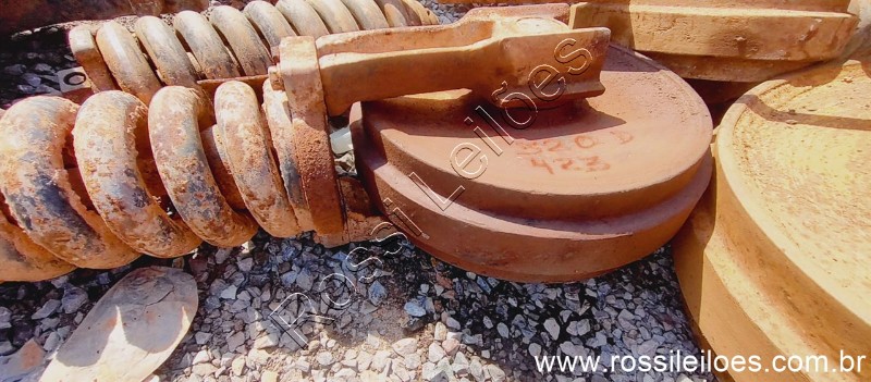 RODA GUIA COM GARFO E MOLA CATERPILLAR 320 D