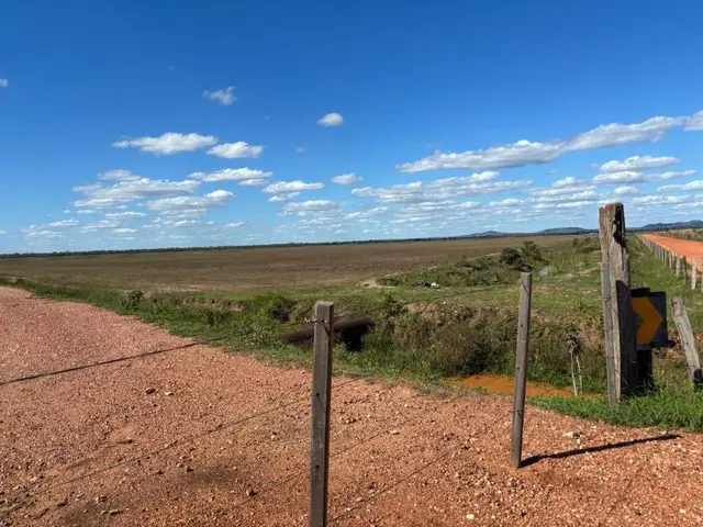 UMA GLEBA DE TERRAS PASTAIS E LAVRADIAS, DENOMINADA FAZENDA POUSO ALEGRE