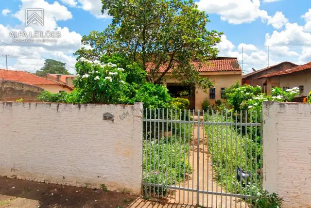Casa à Venda