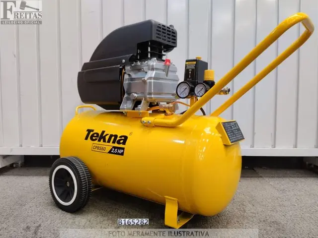 LOTE COM 01 COMPRESSOR DE AR TEKNA CP8550-1C 50L 127V 2,5HP OD300 SEM ACESSÓRIOS 08/24 1011005